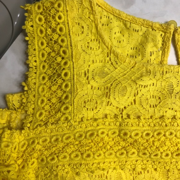 PROJECT RUNWAY Buttercup Cold Shoulder Top - Picture 3 of 6